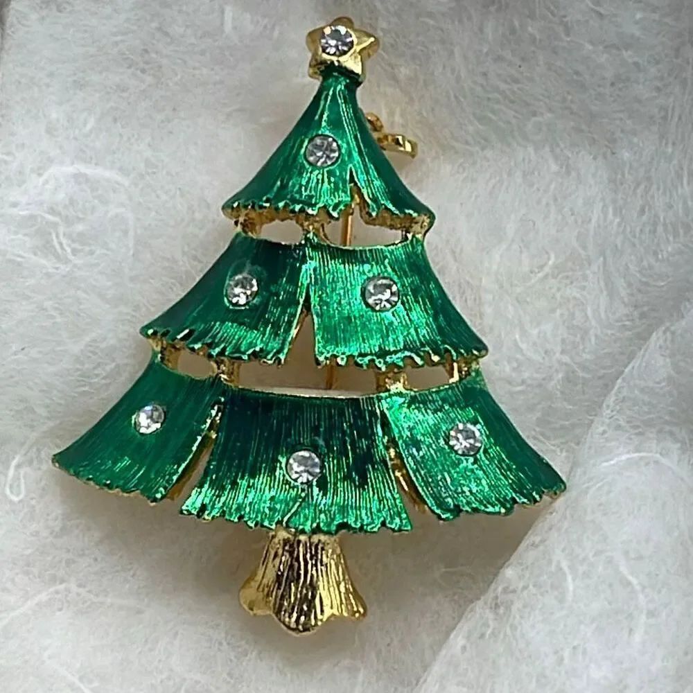 Vintage Christmas tree enamel rhinestones brooch.